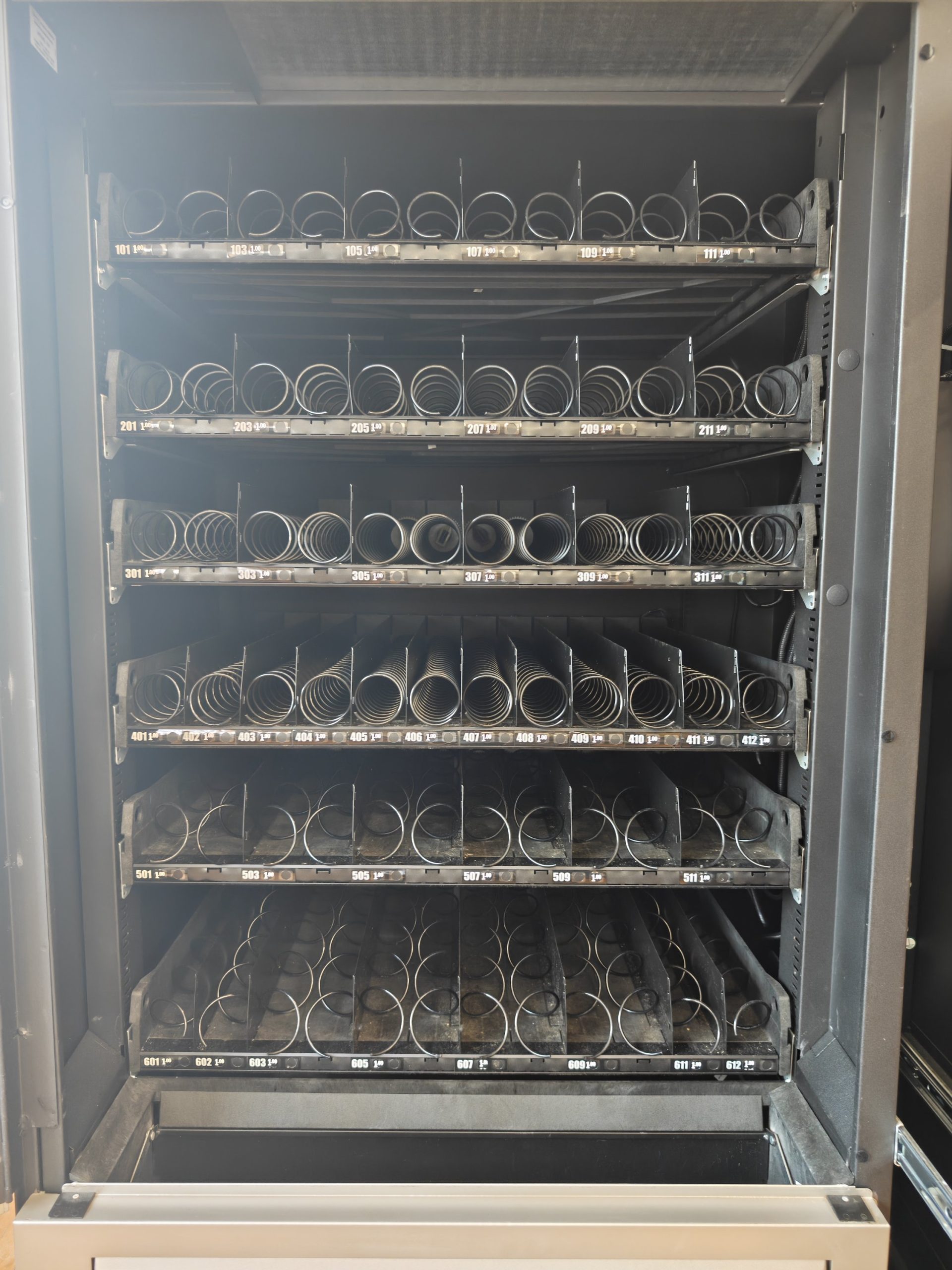 Crane National 181 Snack Vending Machine 6 Wide - Image 2